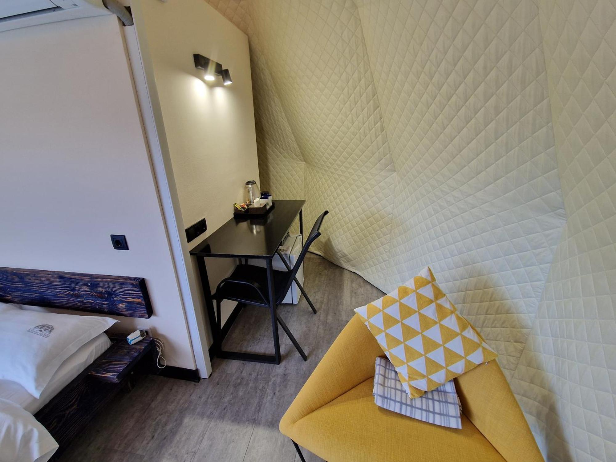 Glamping Georgia Krikhi Hotel Амбролаури Екстериор снимка