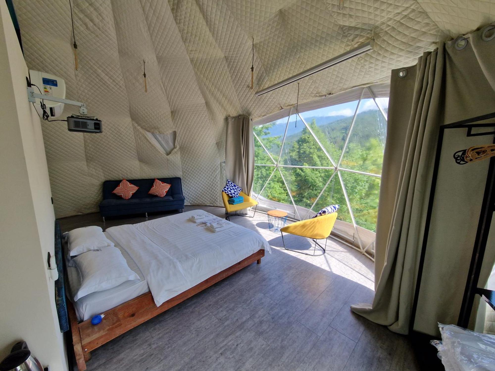 Glamping Georgia Krikhi Hotel Амбролаури Екстериор снимка