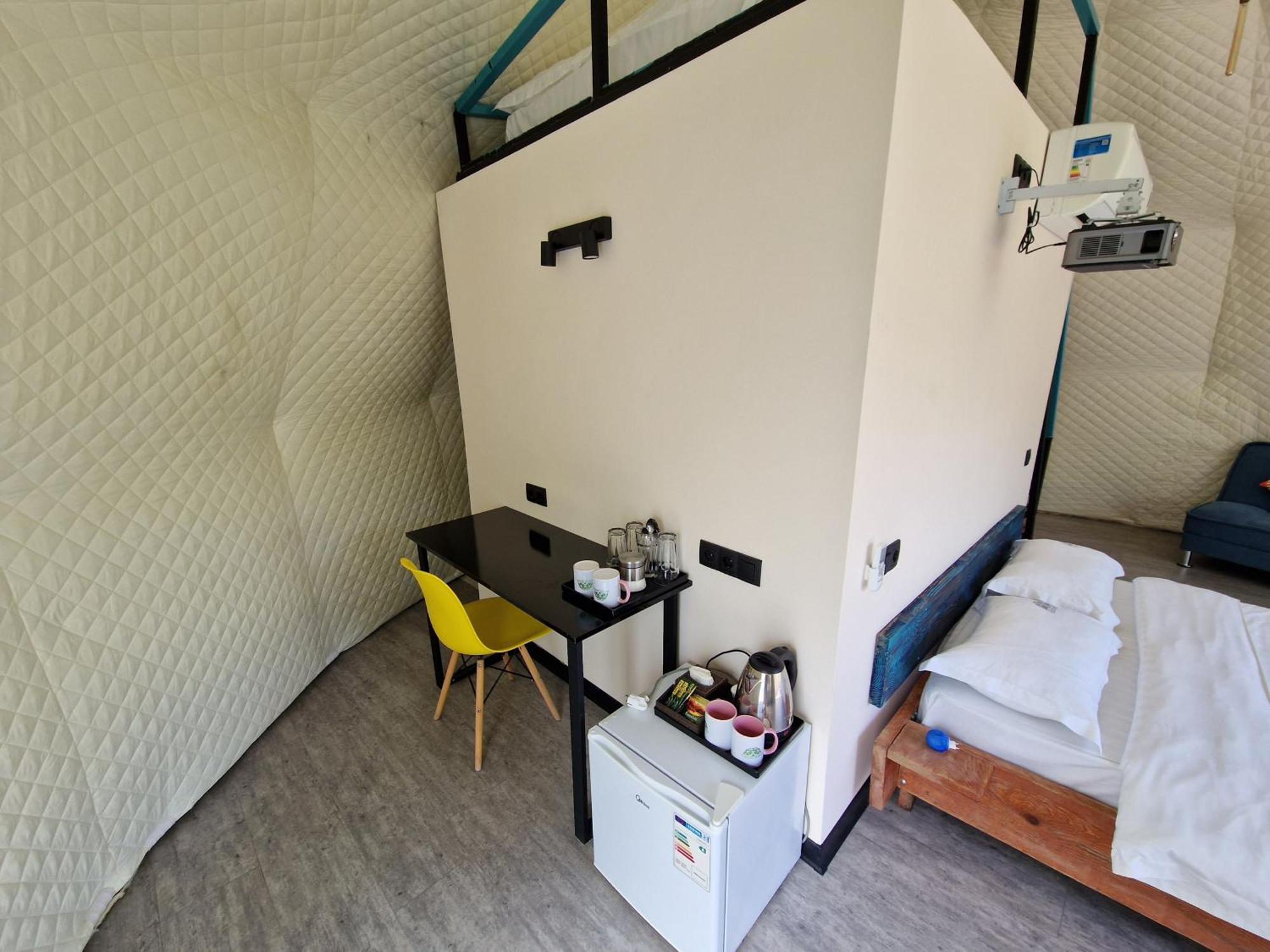 Glamping Georgia Krikhi Hotel Амбролаури Екстериор снимка